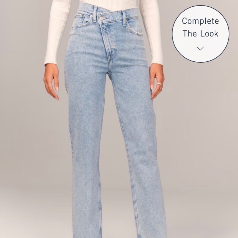 Abercrombie Ultra High Rise 90s Straight Jeans with Criss-Cross Waistband